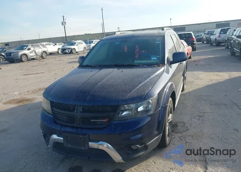 2018 Dodge Journey Crossroad z USA, uszkodzony, nr VIN 3C4PDCGG5JT310799